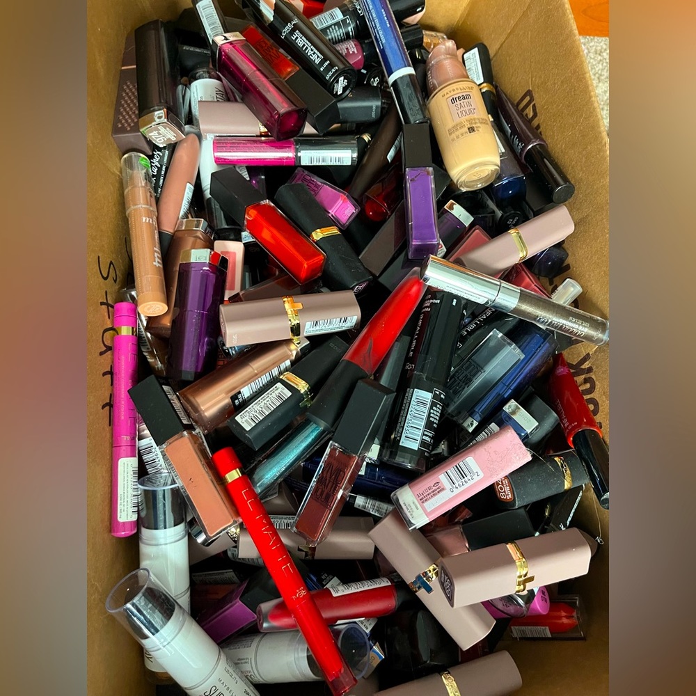 Wholesale Makeup lips makeup 100 pcs new